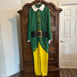 ELF Festive Green and Yellow Outfit